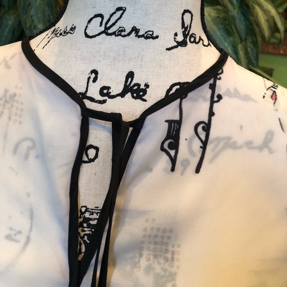 Parisian print blouse - Picture 5 of 8